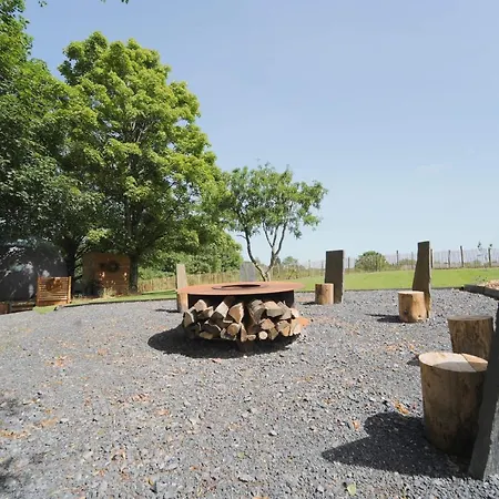 Bulles Odette & Ginette Et Tiny House Suzette 