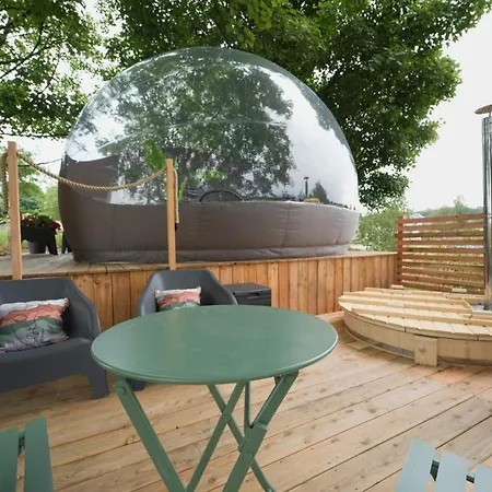 Bulles Odette & Ginette Et Tiny House Suzette 