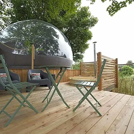 Bulles Odette & Ginette Et Tiny House Suzette 