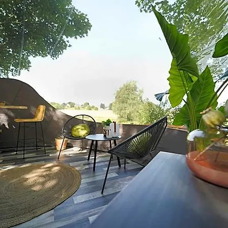 Bulles Odette & Ginette Et Tiny House Suzette 