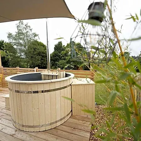 Bulles Odette & Ginette Et Tiny House Suzette 