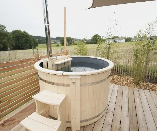 Bulles Odette & Ginette Et Tiny House Suzette 