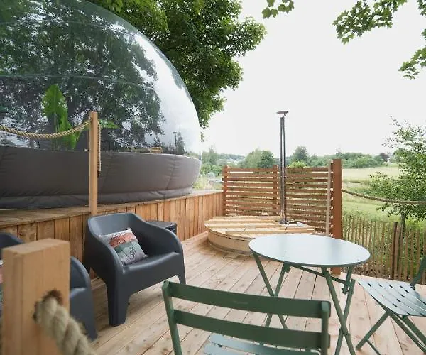 Bulles Odette & Ginette Et Tiny House Suzette 